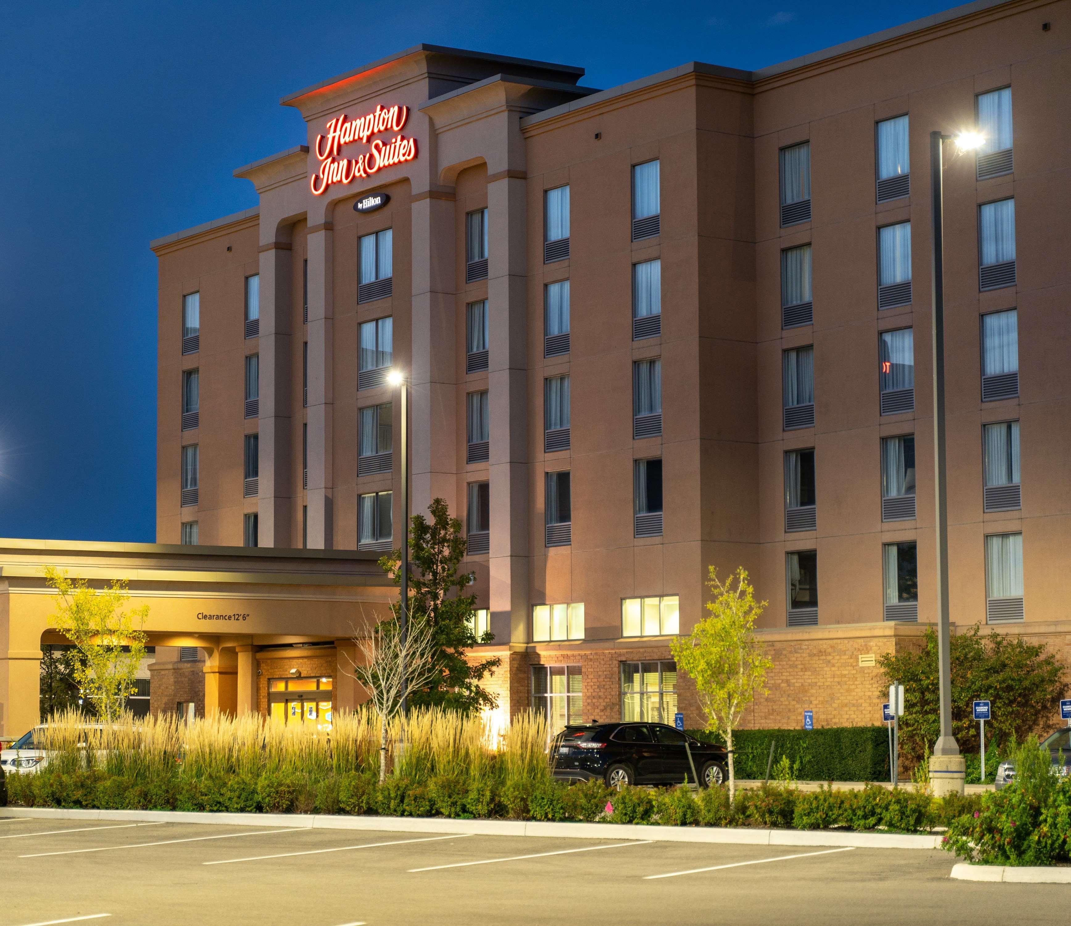 Hampton Inn & Suites By Hilton Брантфорд Экстерьер фото