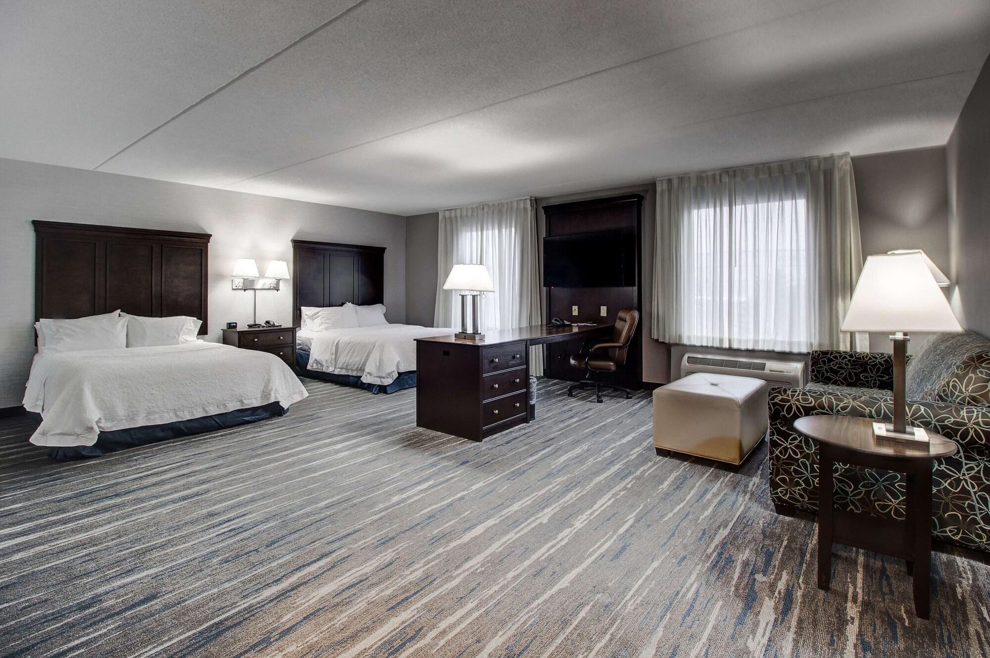 Hampton Inn & Suites By Hilton Брантфорд Экстерьер фото