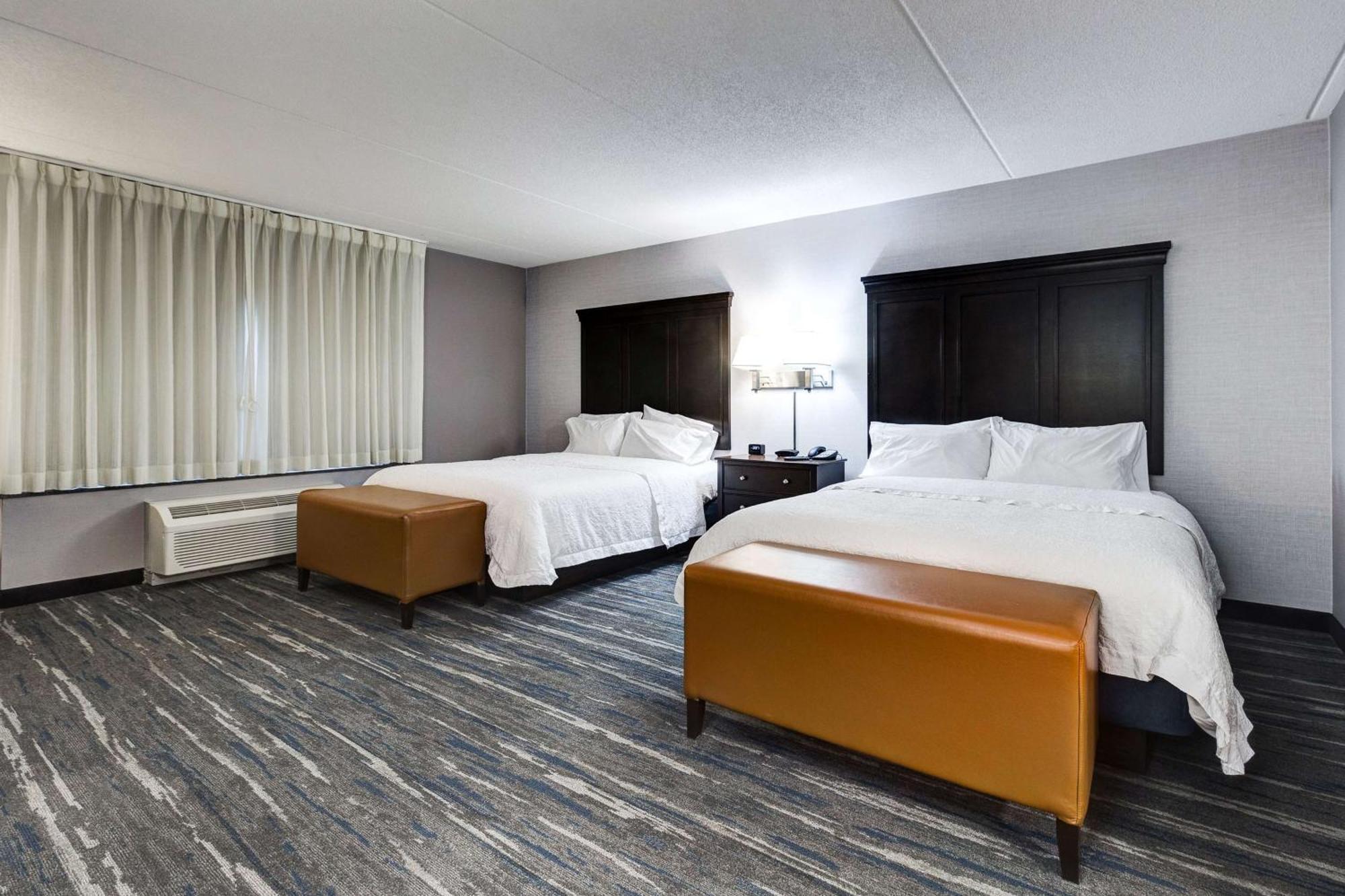 Hampton Inn & Suites By Hilton Брантфорд Экстерьер фото