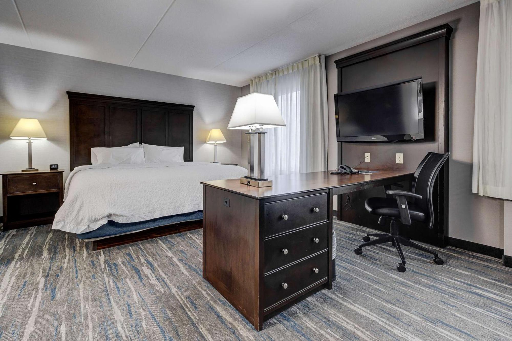 Hampton Inn & Suites By Hilton Брантфорд Экстерьер фото